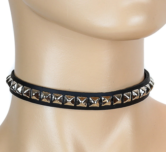 Mini Pyramid Skinny Choker Leather